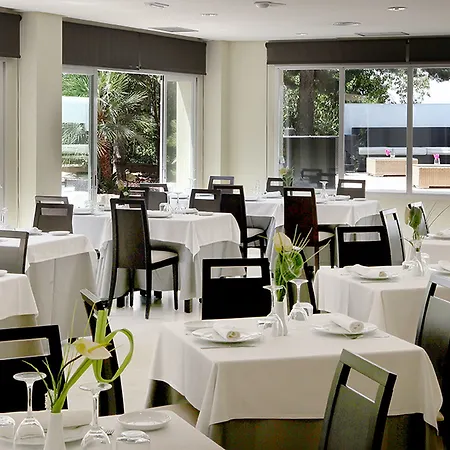 Hotel De 4*