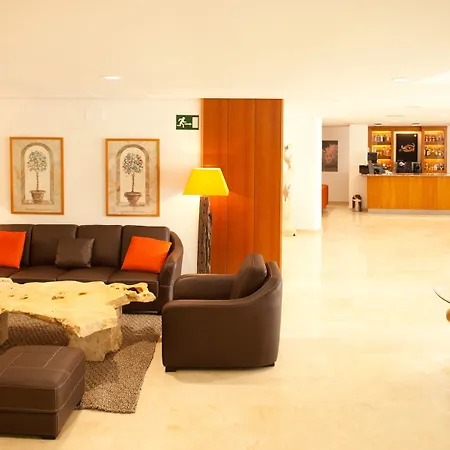 Hotel De 4*