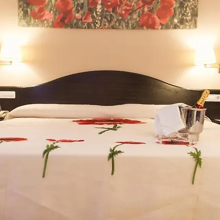 Hotell De 4*